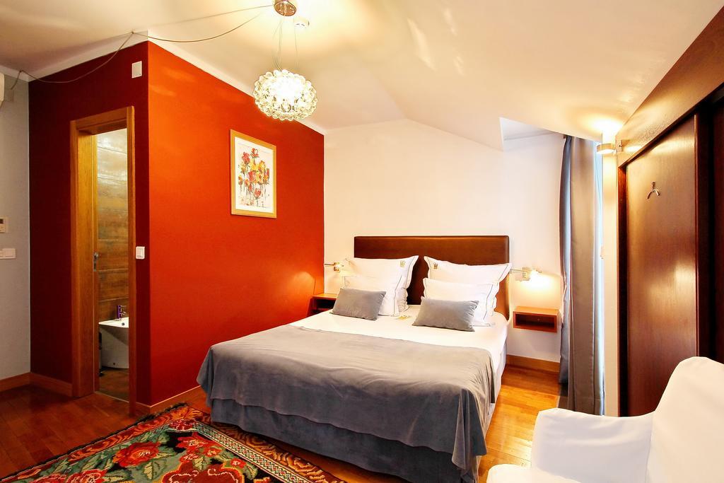 Hotel Mestre De Avis Гімарайнш Номер фото