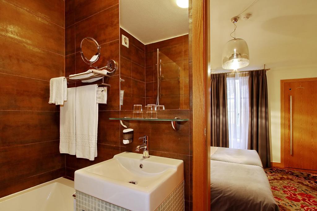 Hotel Mestre De Avis Гімарайнш Номер фото
